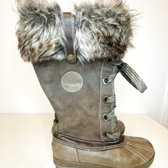 LONDON FOG Women’s Melton Duck Boots - Picture 4 of 13